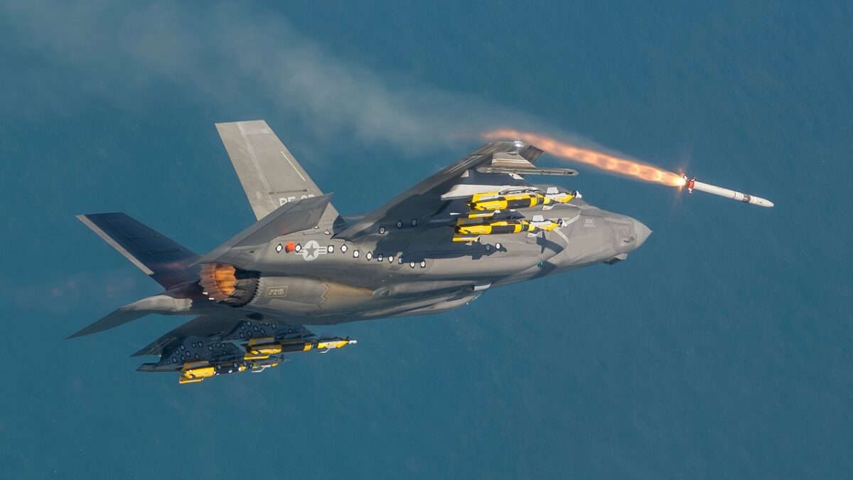 Can The F 35 Fighter Really Replace The Flying Tank A 10 Warthog 19Fortyfive