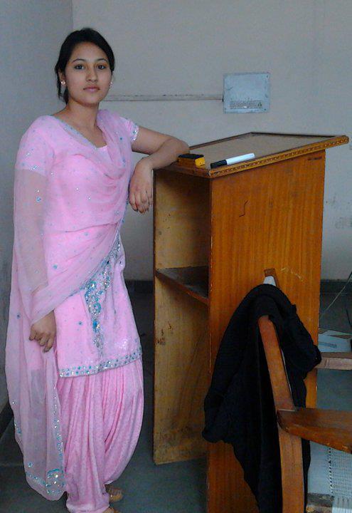 Exploring Indian Babe's Nude Photo Secrets