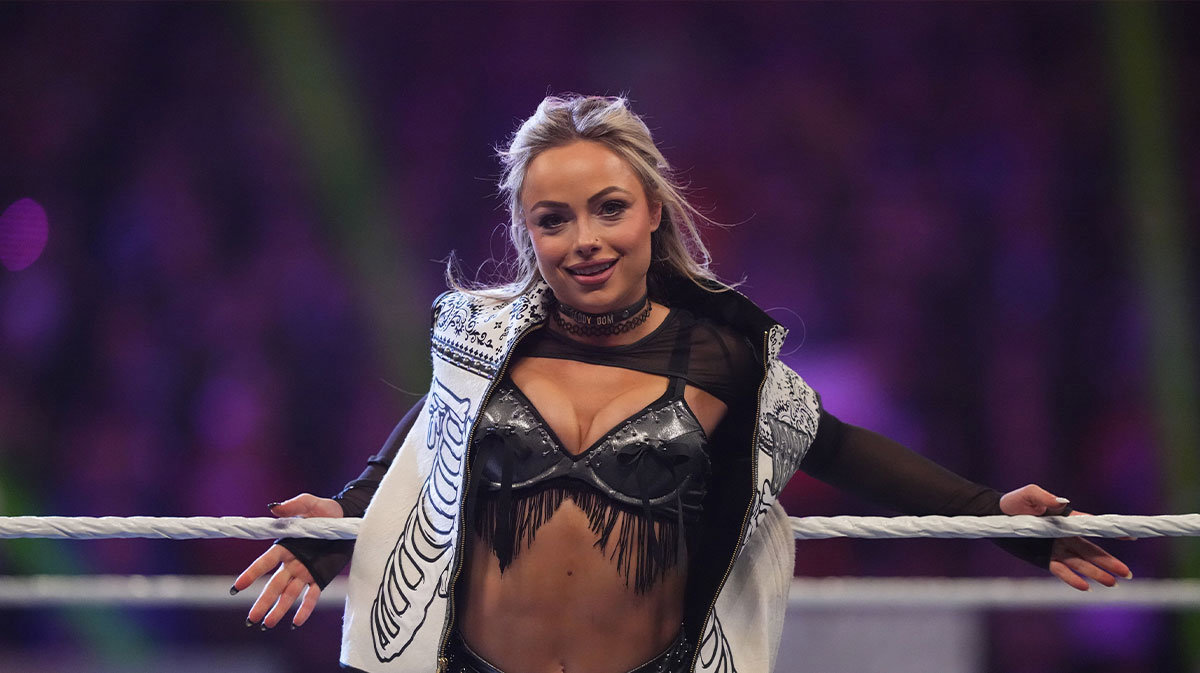 Wwe S Liv Morgan Teases Couple Failed Dm Sliders On Hot Ones Wwe S Liv Morgan Teases Couple Failed Dm Sliders On Hot Ones